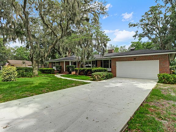 2nd image of 3704 River Hall Dr