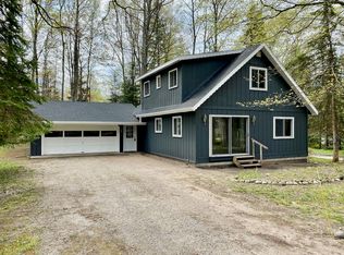 3419 Birchdale Dr, Johannesburg, MI 49751