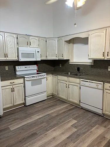 31 N Main St #4 Photo 1