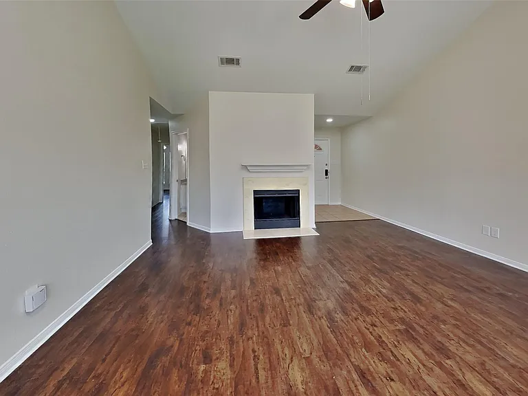 2631 Sherwood Hollow Ln — Photo 2