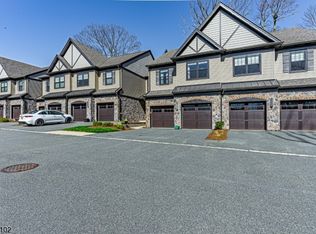 105 Mariners Point #105, Hopatcong, NJ 07843