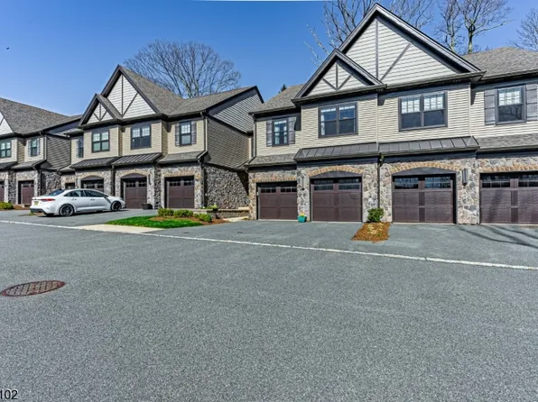 105 Mariners Pointe, Hopatcong Boro, NJ 07843