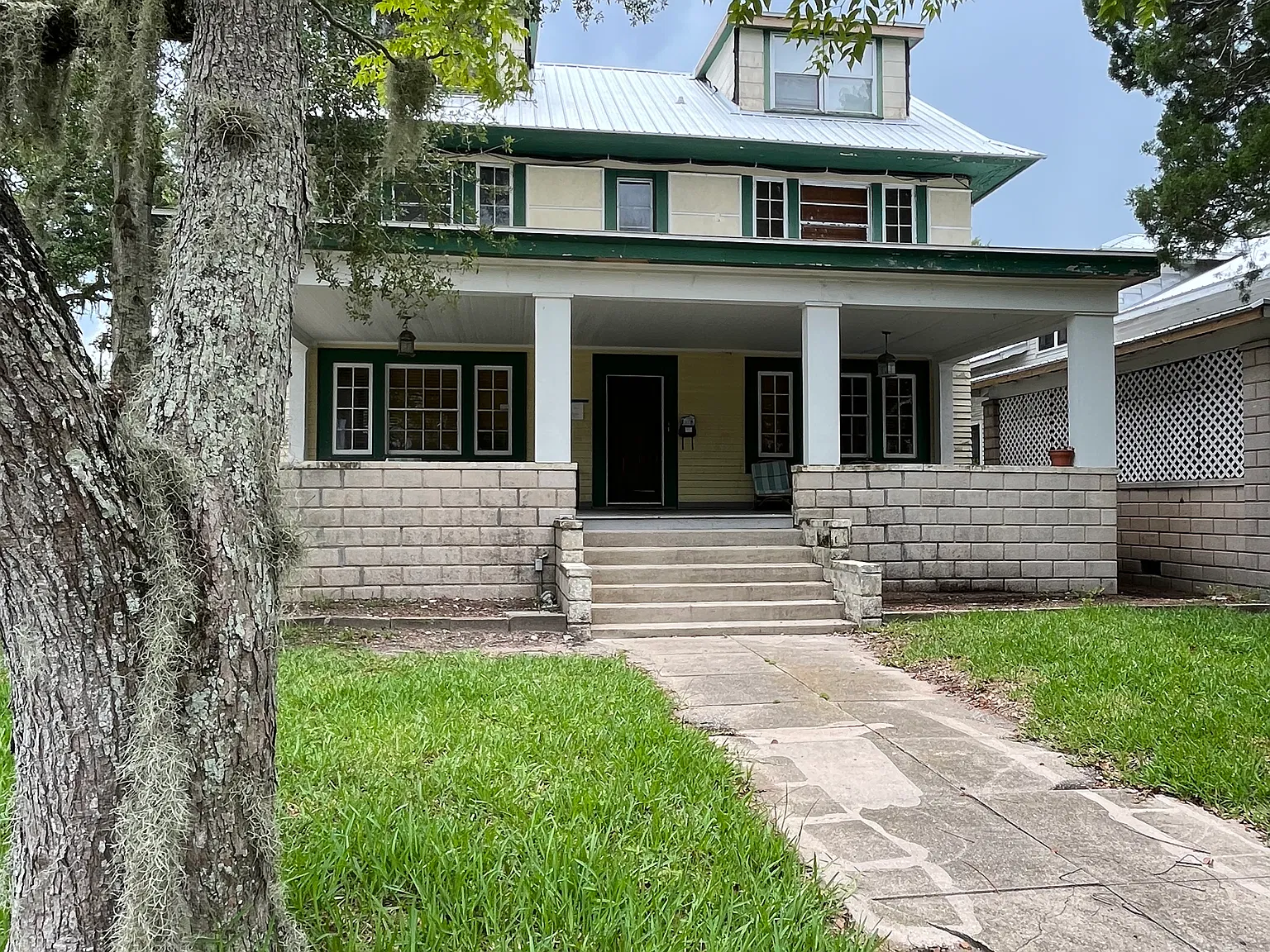 1 bed, 300 sqft, $1,800 — Photo 1