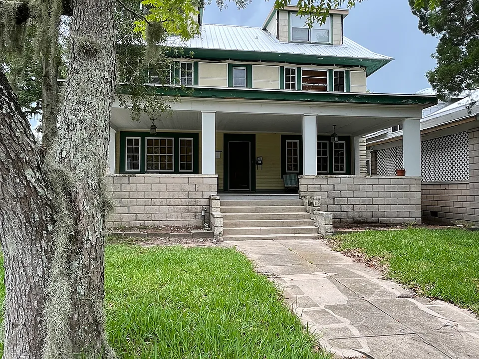 131 Oviedo St #1B