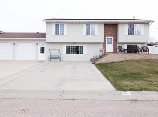 5001 Knickerbocker St, Gillette, WY 82718