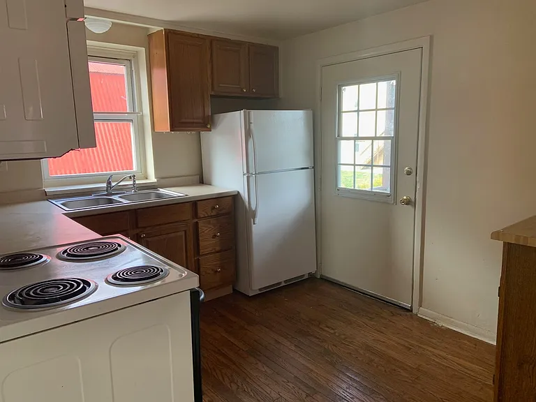 287 Locust Point — Photo 3