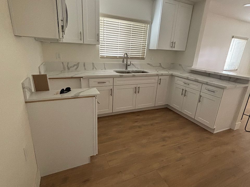 1st image of 1501 Rollins Dr #1501