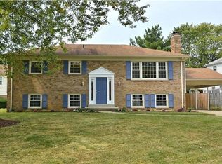 5721 Glamis Dr, Alexandria, VA 22315