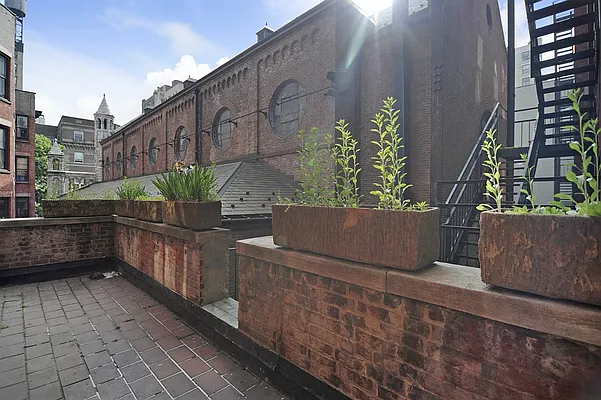 Rented by Corcoran | media 23