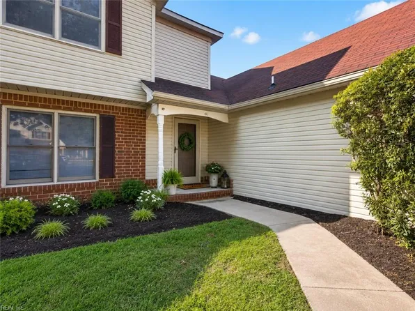 44 Ridge Wood Dr, Hampton, VA 23666