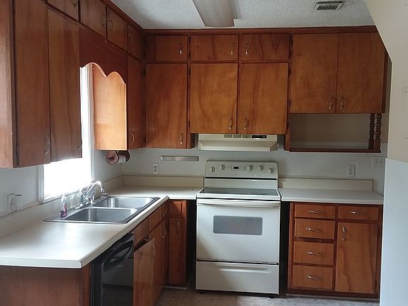 3rd image of 111 N Church St