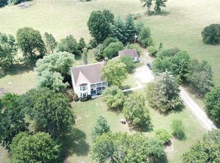 21962 Clinton Rd, Lebanon, MO 65536