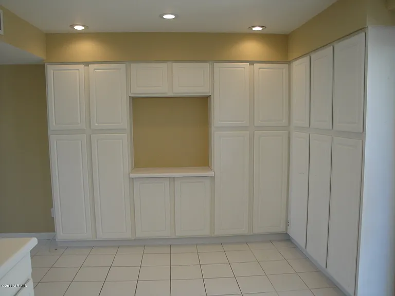 6523 S La Corta Dr — Photo 2