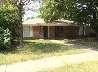 1727 Castle Rd, Arlington, TX 76014