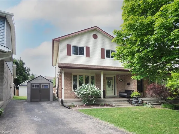 17 Ristau Cres, Kitchener, ON N2E 3A7