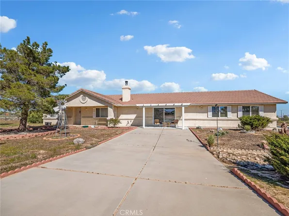 8840 Smoke Tree Rd, Phelan, CA 92371