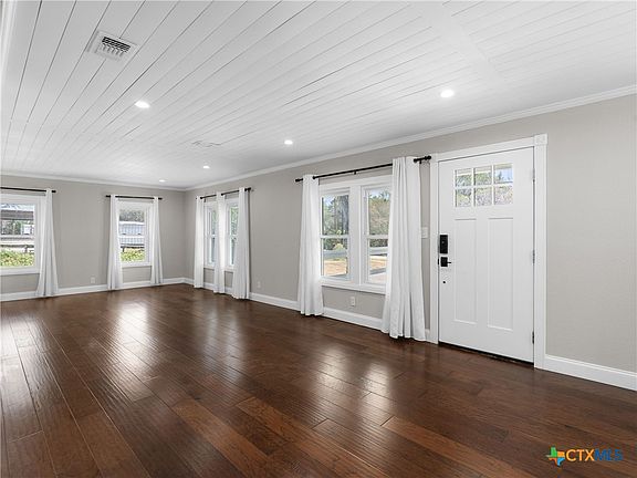 4th image of 1364 Cedar Elm St