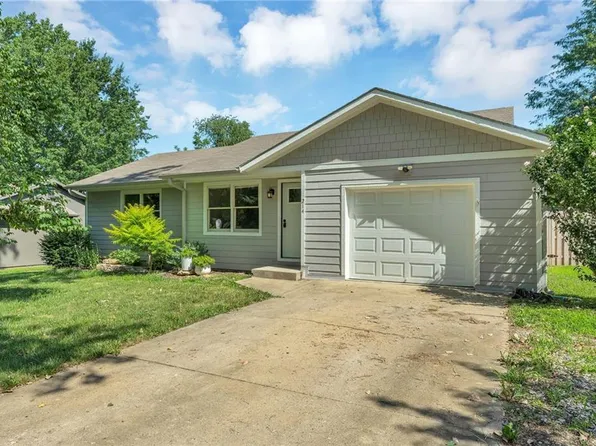214 King St, Baldwin City, KS 66006