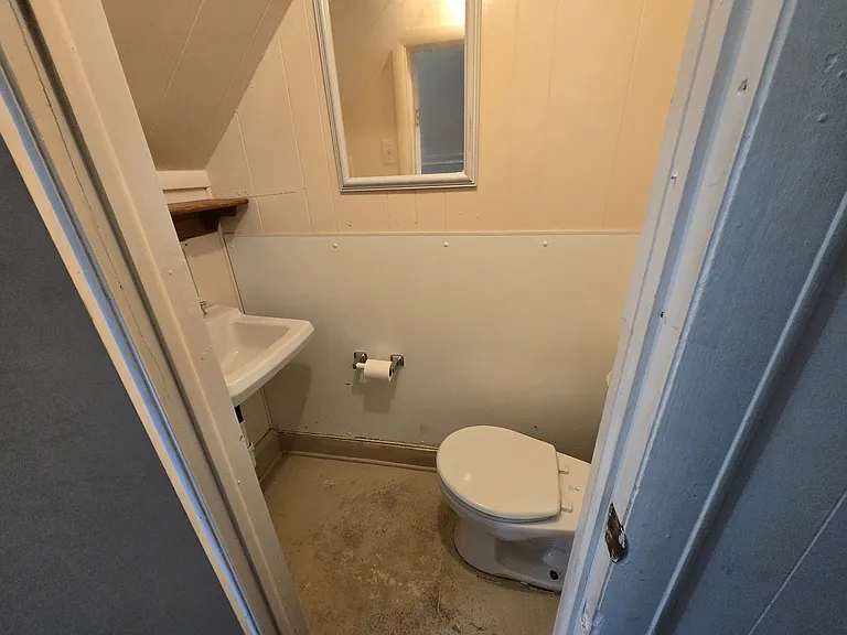 407 N Webster Ave — Photo 27