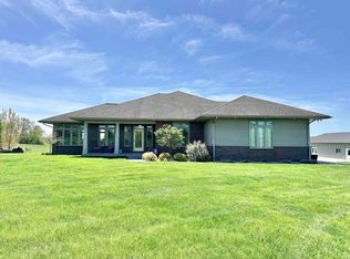 3267 150th St, Riverside, IA 52327