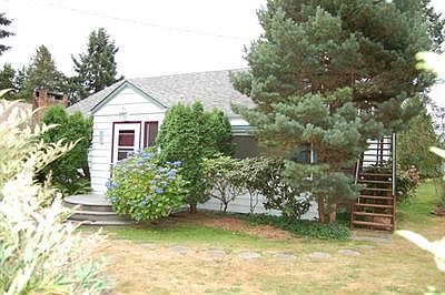 2nd image of 1425 Dickinson Ave NW