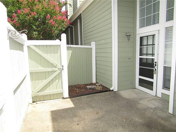 5th image of 6220 Bentwood Trl APT 1006