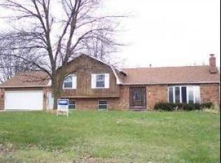 7 E Anchor Rd, Oswego, IL 60543