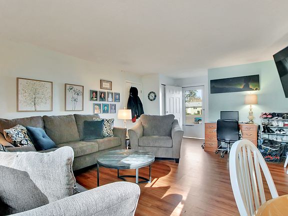 5th image of 2302 26th Ave SE #2304