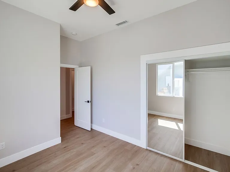 754 W 9th Ave — Photo 17