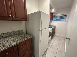 501 S Hawthorne Rd APT 11, Winston Salem, NC 27103