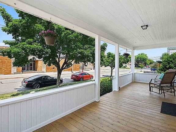 Sprawling front porch for all of your outdoor lounging needs!