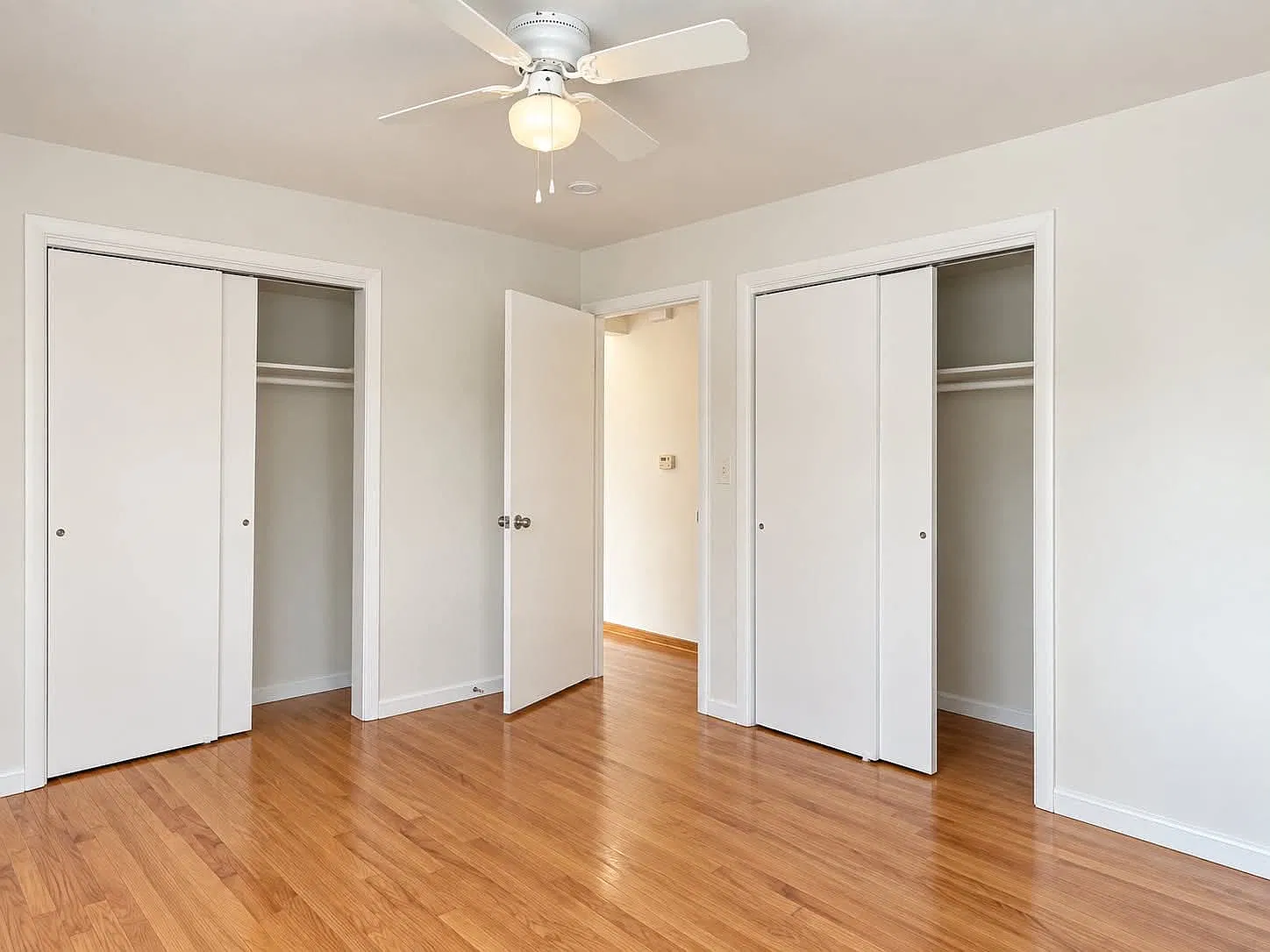 2 bed, 1000 sqft, $2,200 — Photo 4