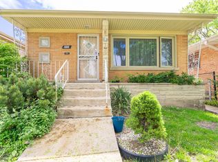 9553 S Prairie Ave, Chicago, IL 60628