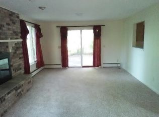 52 Royal Oak Dr, Rochester, NY 14624