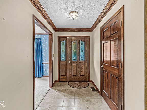 4th image of 2021 Edgewood Dr