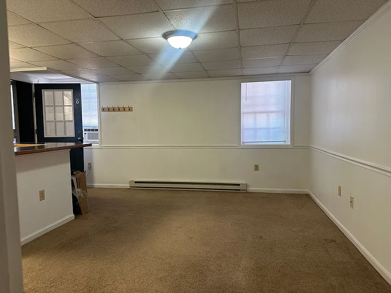418 N Loudoun St — Photo 4