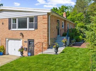 7719 Crefeld St, Philadelphia, PA 19118