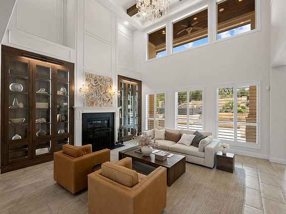 2nd image of 310 Bella Montagna Cir