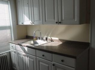678 Willis Ave APT 2, Williston Park, NY 11596