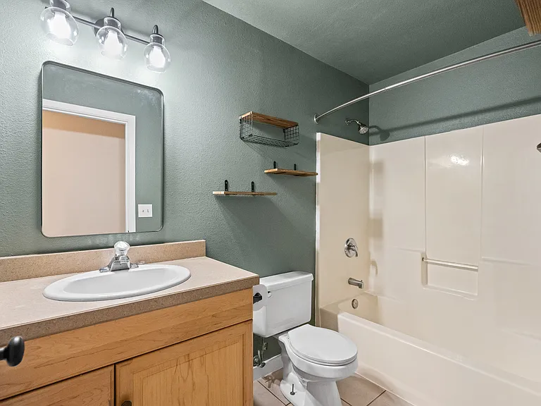 2228 Independence Cir E — Photo 9