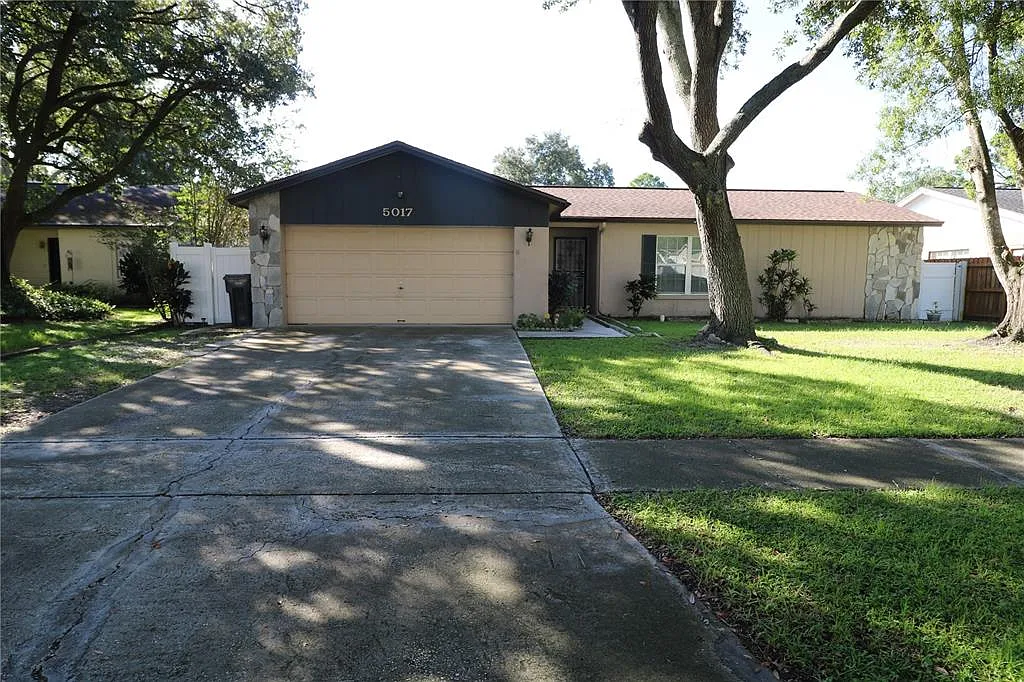 3 bed, 2.0 bath, 1575 sqft, $2,600 — Photo 1
