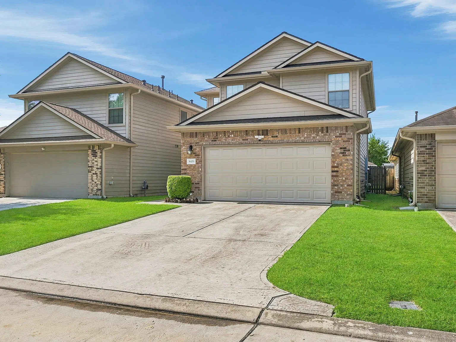 3 bed, 2.5 bath, 1865 sqft, $1,995 — Photo 3