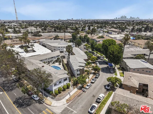 4505 Santa Rosalia Dr, Los Angeles, CA 90008