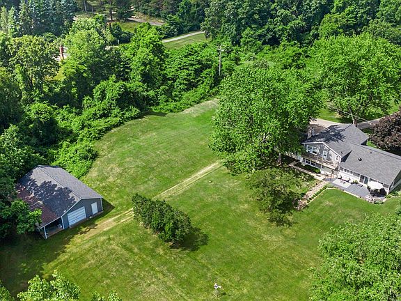 3rd image of 9100 Pine Knob Rd