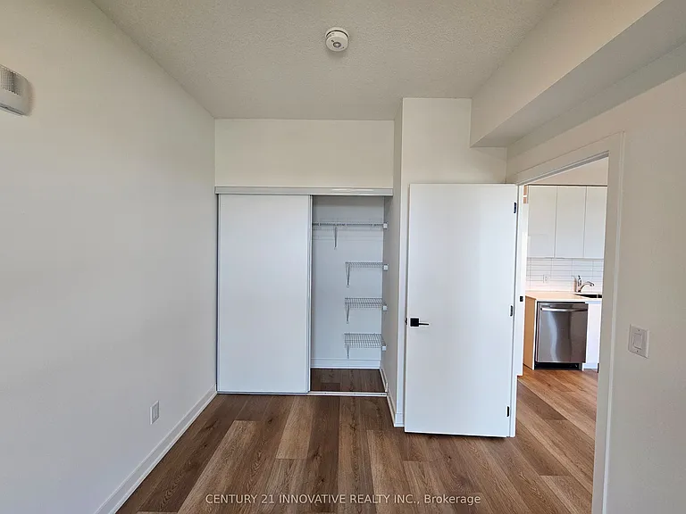33 Erie Ave #702 — Photo 15