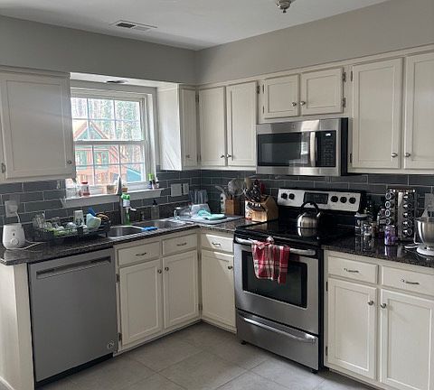 2nd image of 117 Heron Ct