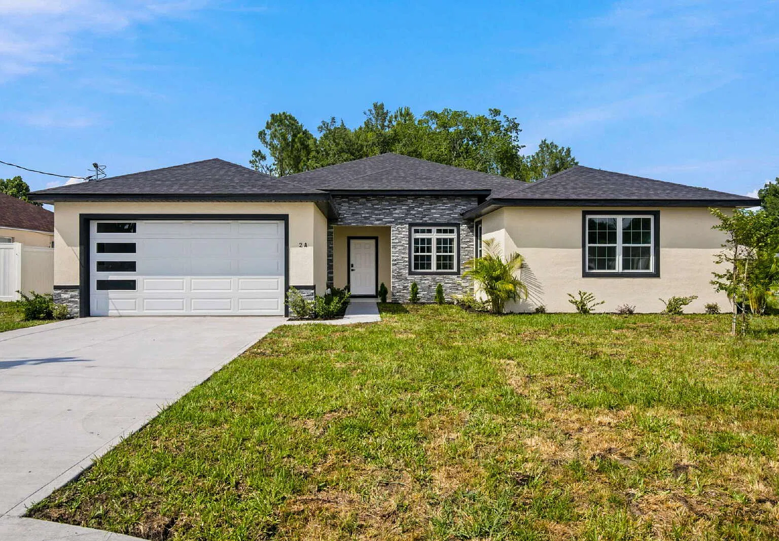 3 bed, 2.0 bath, 1281 sqft, $2,100 — Photo 1