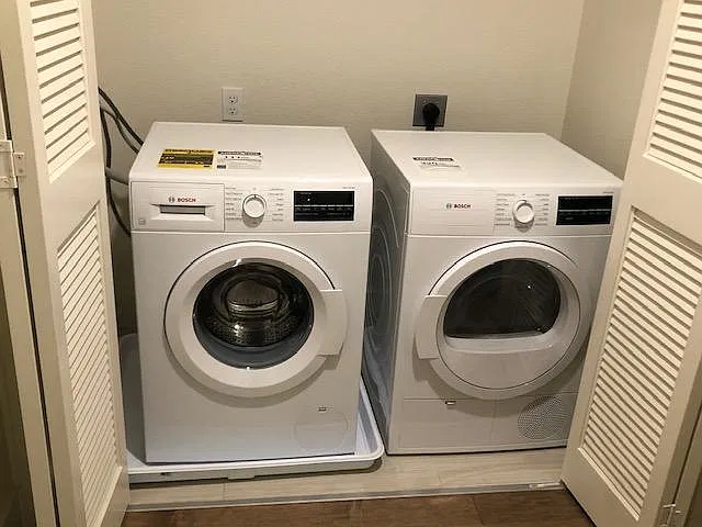 2 bed, 1220 sqft, $5,500 — Photo 3