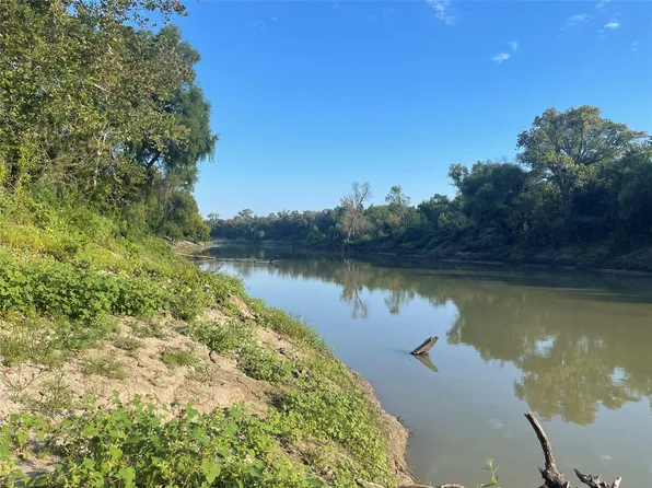 2667 Private Road 1195, Midway, TX 75852