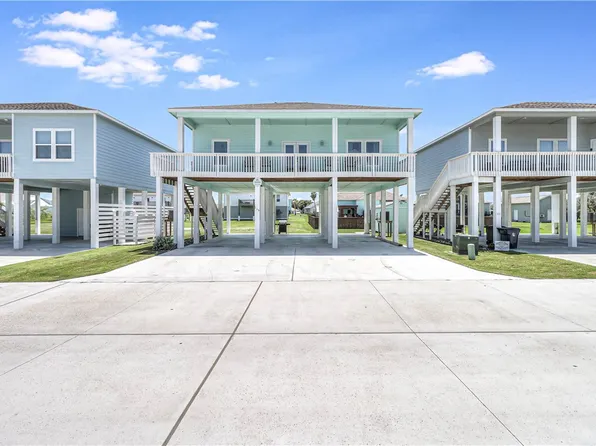 115 Paradise Dr, Rockport, TX 78382